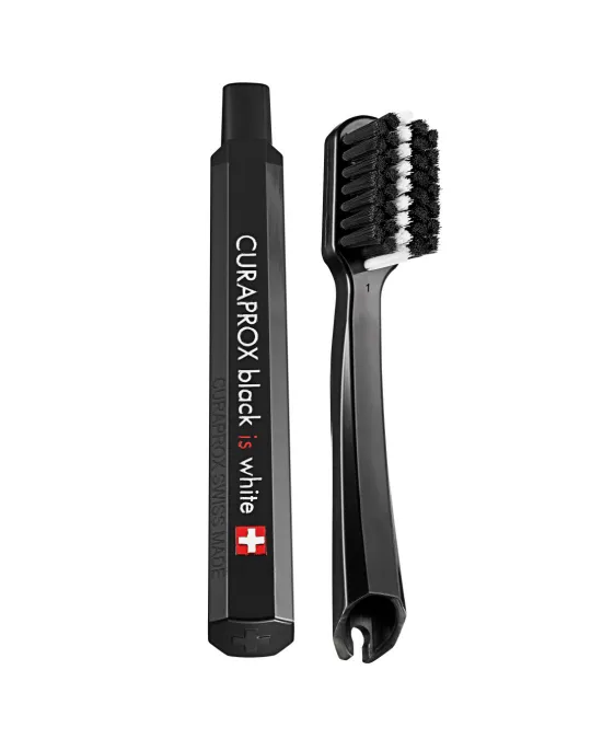 Curaprox potovalni set Black is White: zobna ščetka, zobna pasta in 2 medzobni ščetki z držalom