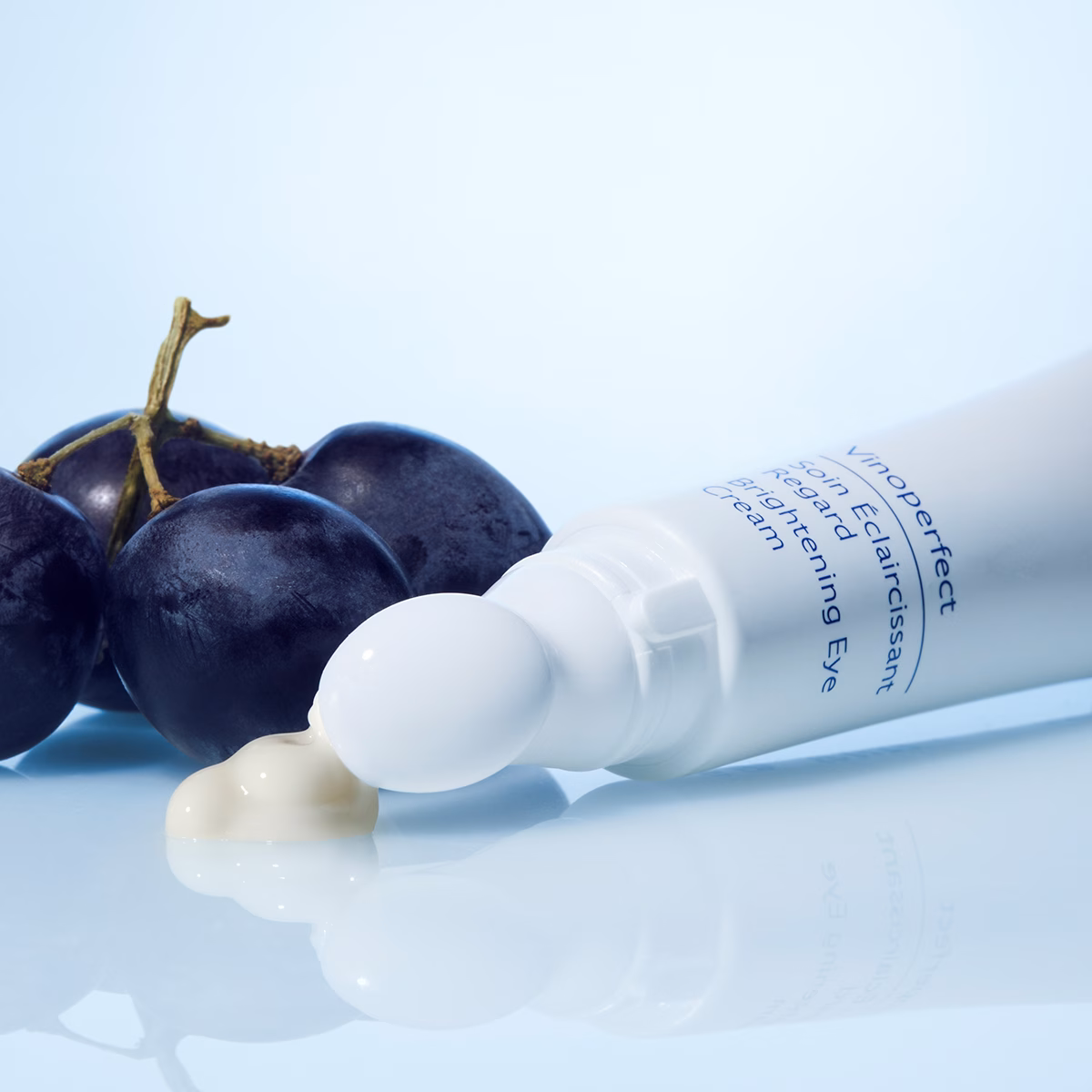 Caudalie Vinoperfect posvetlitvena krema za področje okrog oči s kofeinom, 15 ml