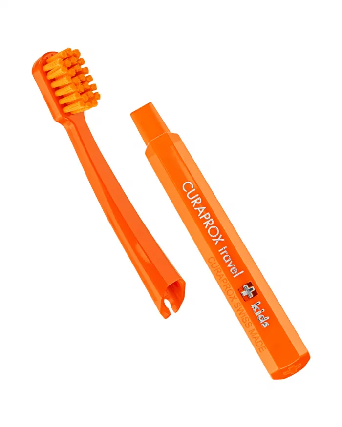 Curaprox potovalni set Kids – oranžen (6–12 let)