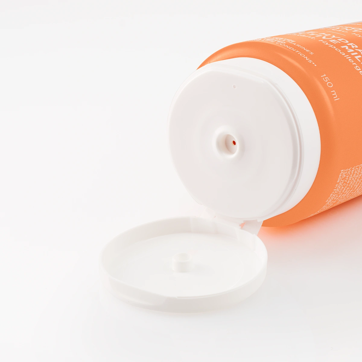 Vichy Capital Soleil nevidno vlažilno mleko za obraz in telo ZF 50+, 150 ml