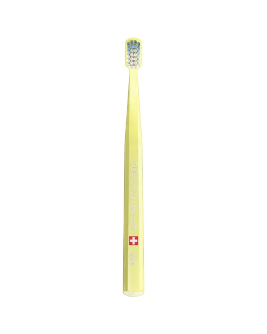 Curaprox otroška zobna ščetka 32 Teeth Edition 2026 Ultra Soft, 4–12 let, 2 ščetki